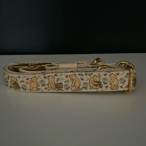 Winnie the Pooh Dog Collar - Picture 1 of 4